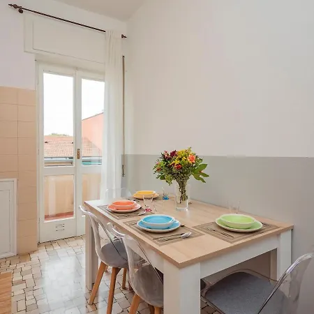 Navigli Retreat Near Duomo Lägenhet