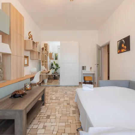 Navigli Retreat Near Duomo