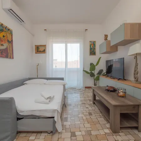 Navigli Retreat Near Duomo Lägenhet