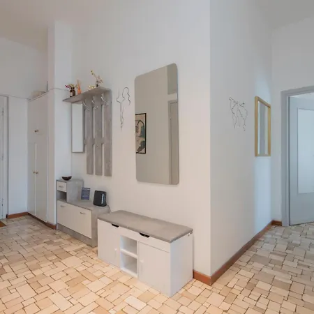 Lägenhet Navigli Retreat Near Duomo *