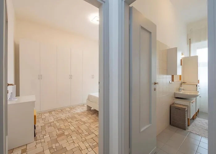 Navigli Retreat Near Duomo * Милан