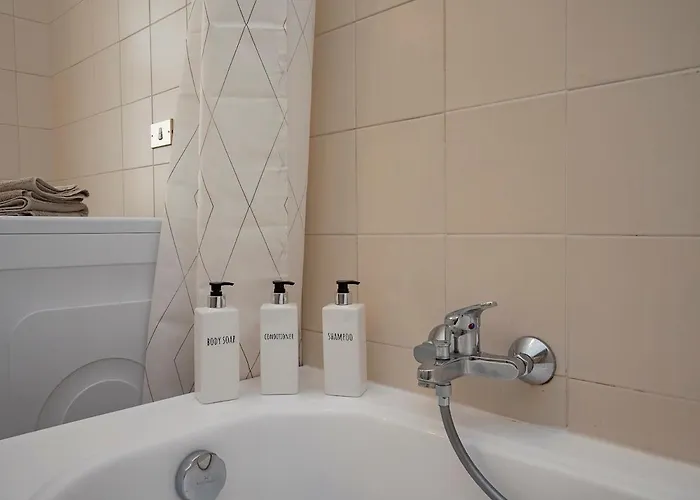 Navigli Retreat Near Duomo