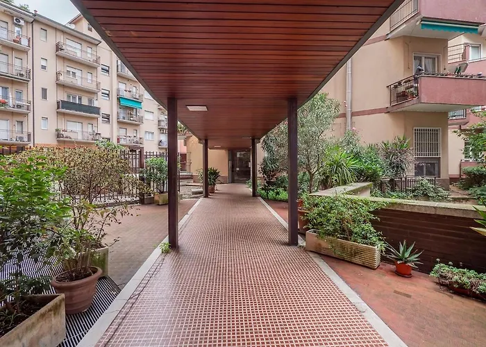 Апартаменты Navigli Retreat Near Duomo