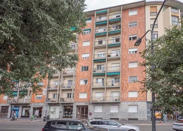 Navigli Retreat Near Duomo Апартаменты