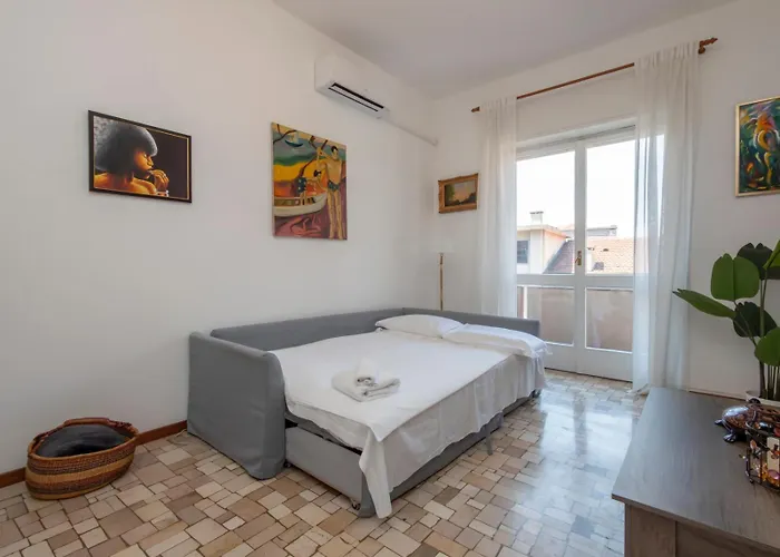 Апартаменты Navigli Retreat Near Duomo