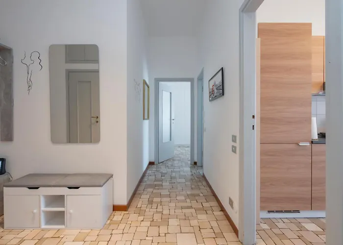 Апартаменты Navigli Retreat Near Duomo