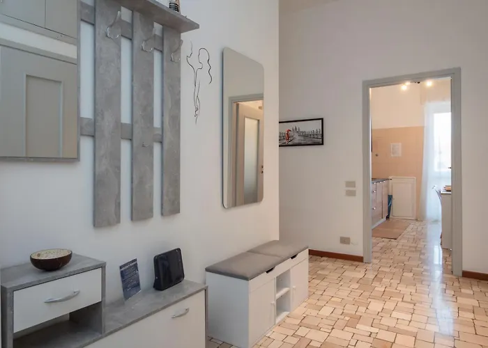 Navigli Retreat Near Duomo Апартаменты *