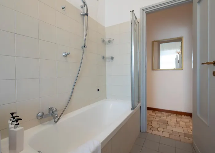 Navigli Retreat Near Duomo * Милан