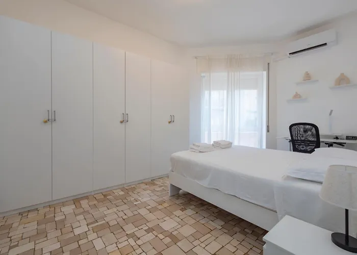 Апартаменты Navigli Retreat Near Duomo