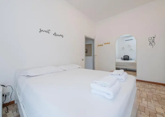 Navigli Retreat Near Duomo * Милан